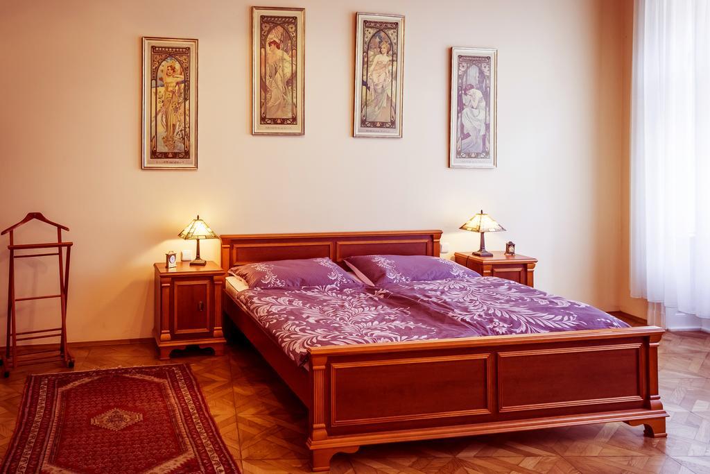 Apartment Vodickova 11 Praga Esterno foto